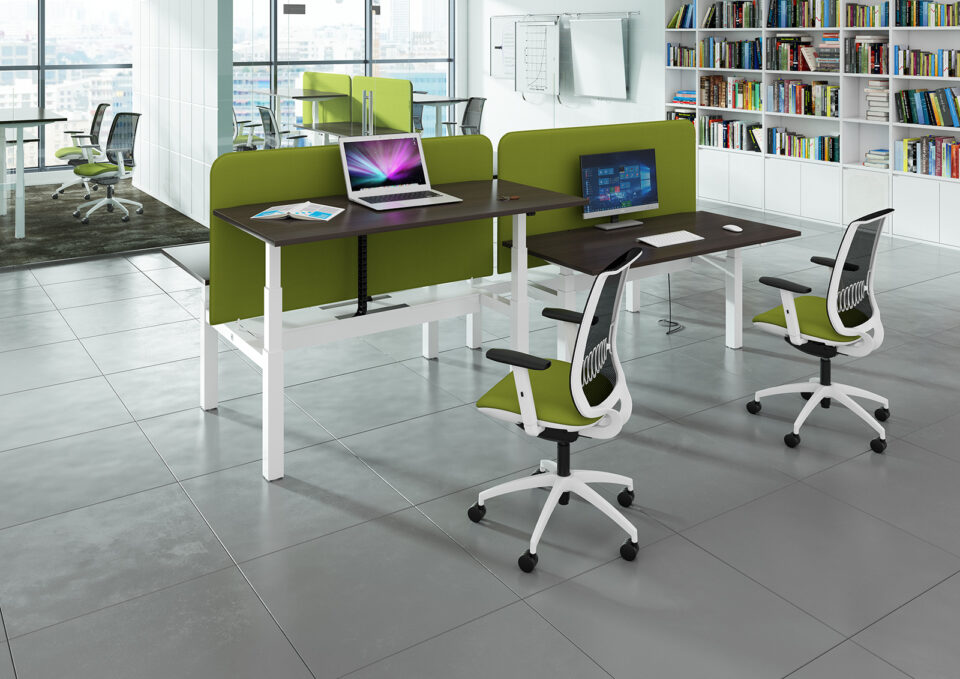 Vibe Elev8 fabric screen for back-to-back desks 600mm high with brackets - Band A fabric - Image 4